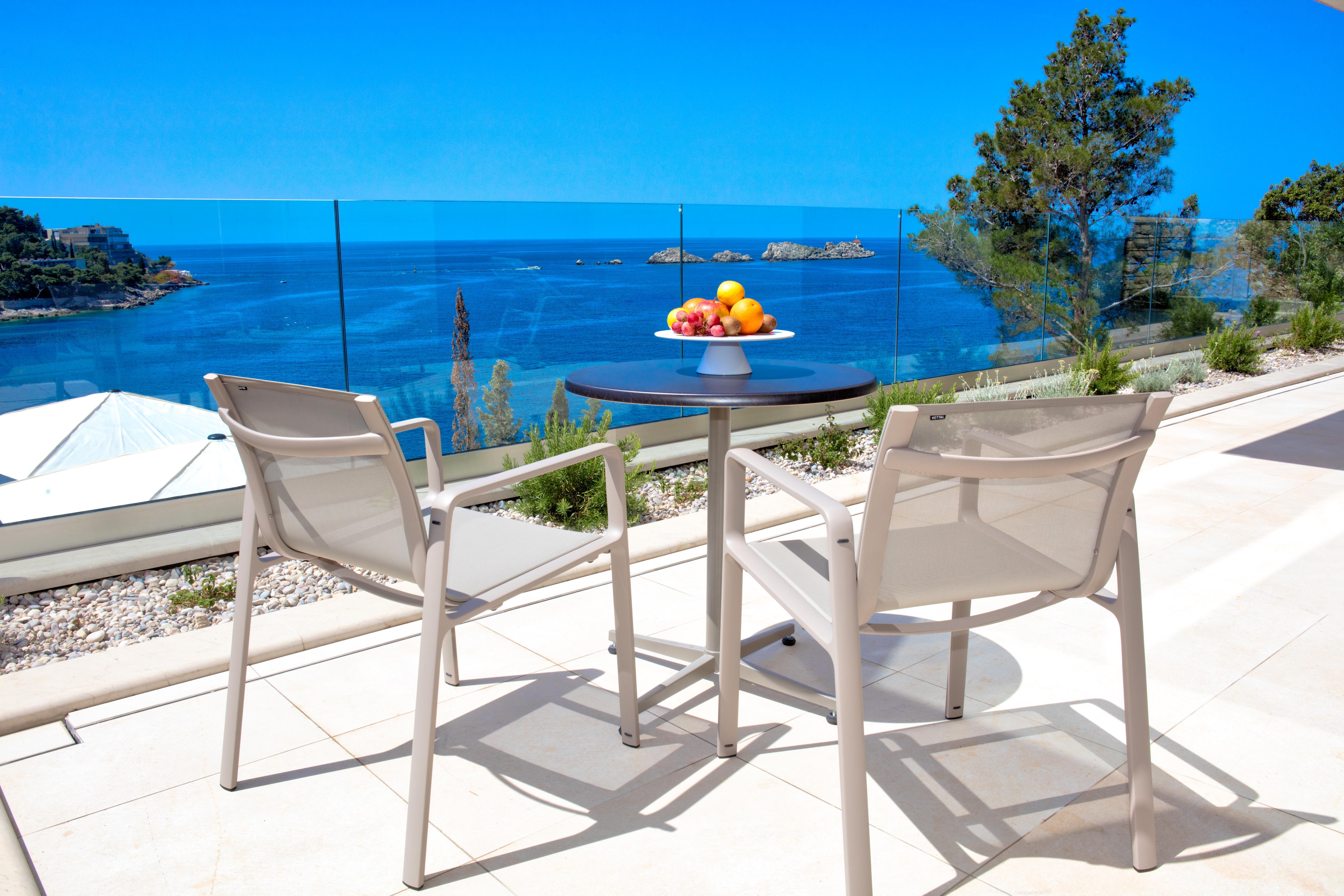Hotel More (Adults Only) Dubrovnik Ngoại thất bức ảnh A patio set