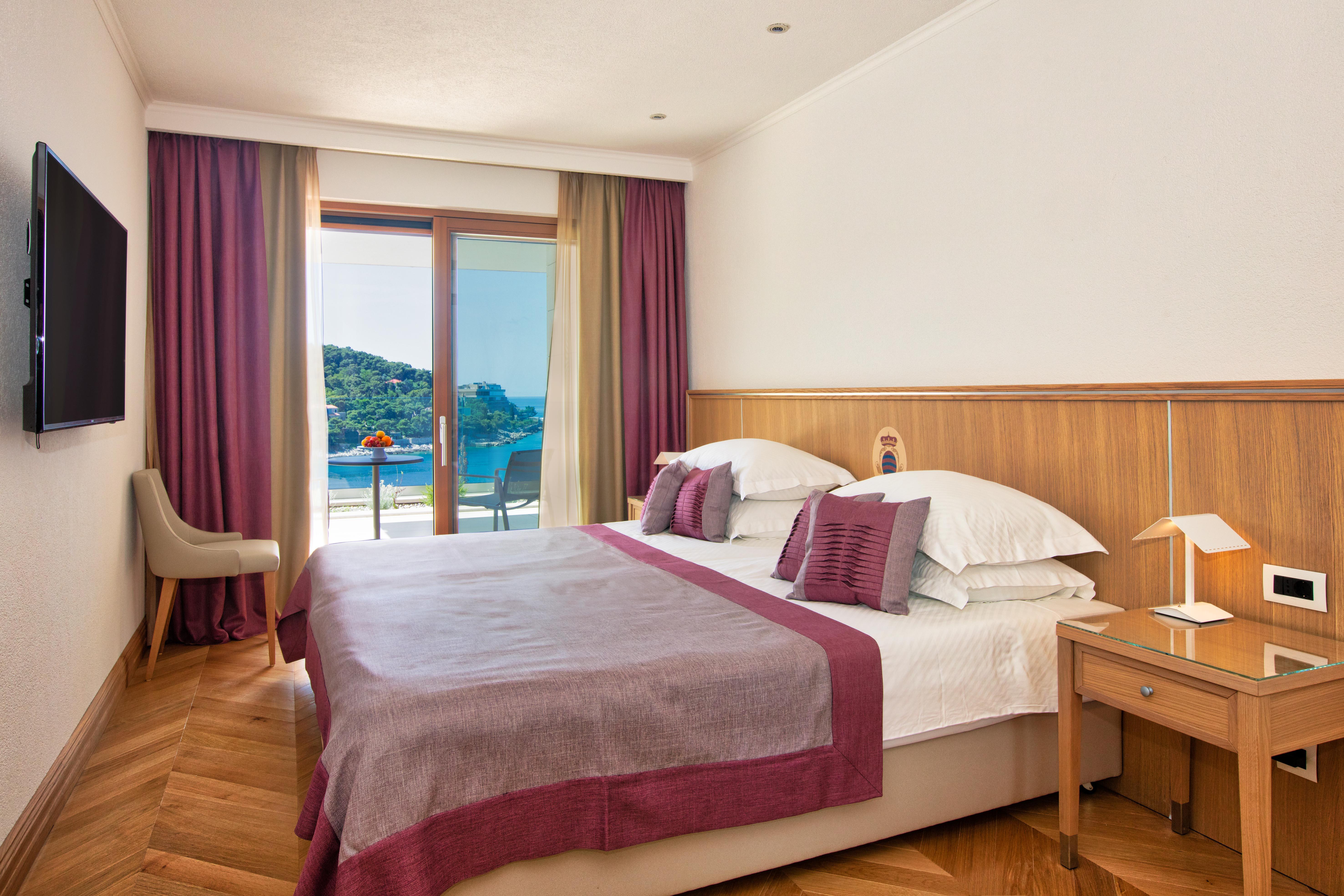 Hotel More (Adults Only) Dubrovnik Ngoại thất bức ảnh A bedroom at the Hotel de la Paix